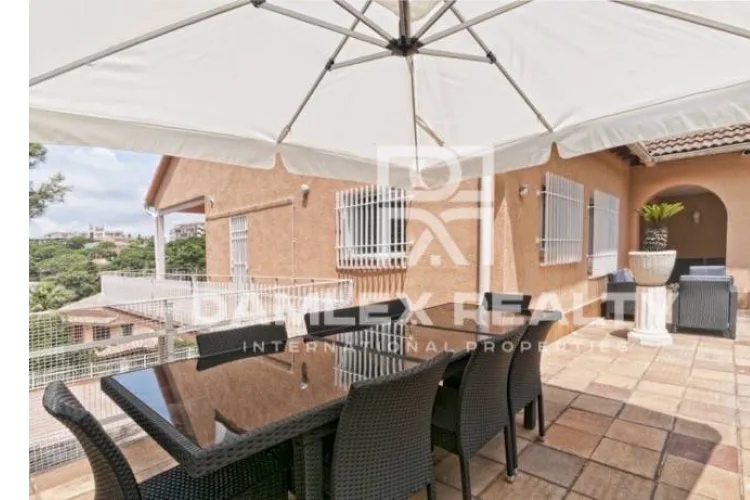 Villa near the beach, in a quiet area of Lloret