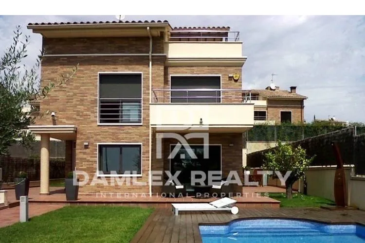 Villa in the suburb of Barcelona. Vilassar de Dalt