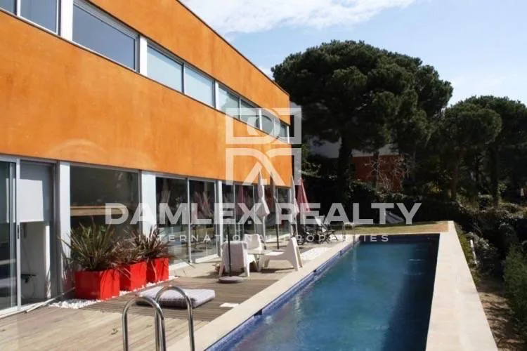 The house in the Barcelona Coast, 10-minute drive from the beach