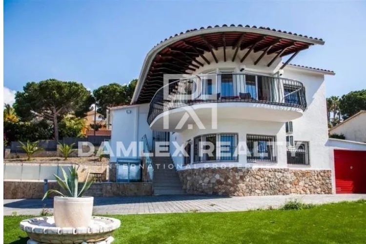 The house within walking distance to the beach. Lloret de Mar