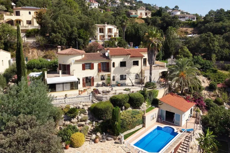 Luxury Mediterranean Villa for Sale in Vizcondado de Cabanyes, Calonge.