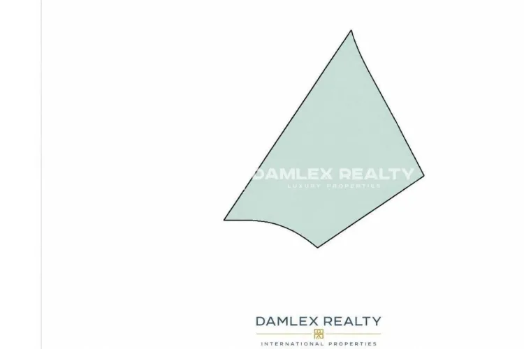 Building plot near the beach with an approved villa project and building license already granted