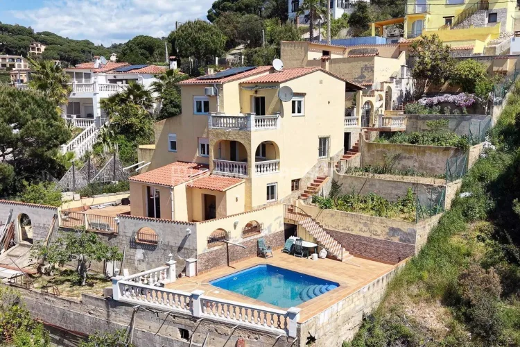 Villa mit Meerblick und mediterranem Lebensstil