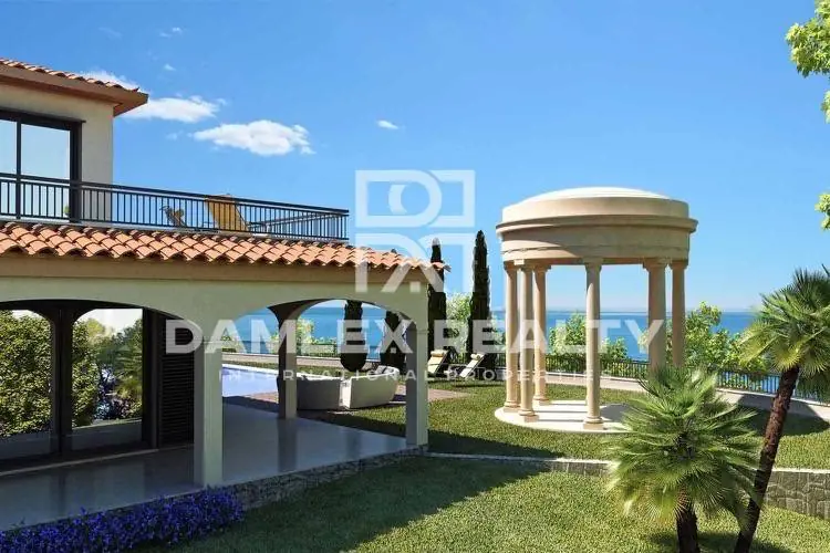 Haus / Villa mit 5 Zimmern, Grundstück 1500 m², zum Verkauf in Lloret de Mar, Costa Brava