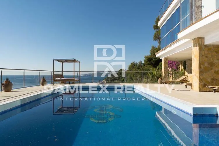 Exclusive first line beach villa in Costa Brava