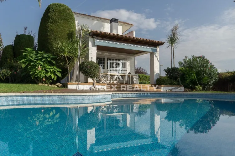 Villa in the area of Can Teixido in Alella