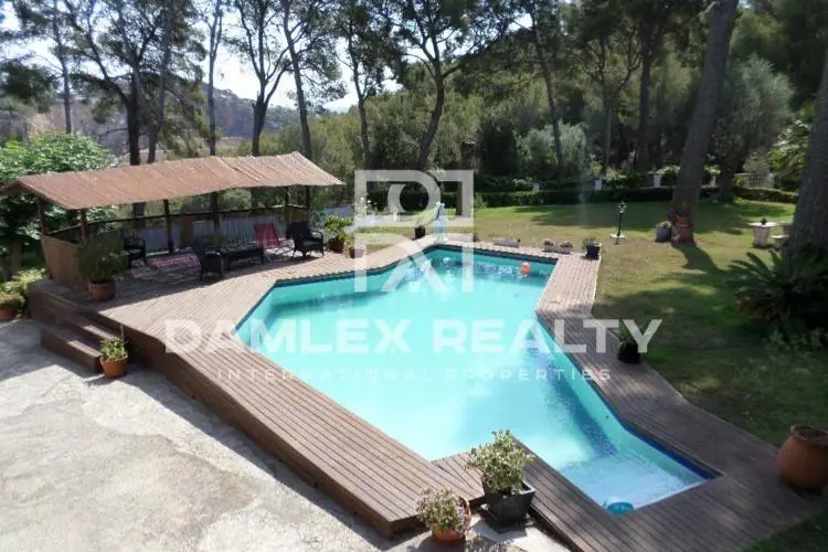 Villa in Castelldefels, with a large expanse of land