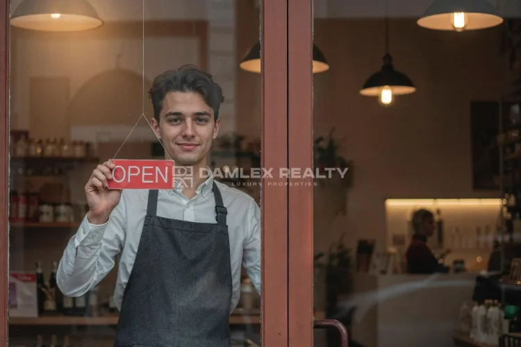 Local comercial con arrendatario en el centro de Barcelona y alto tránsito peatonal