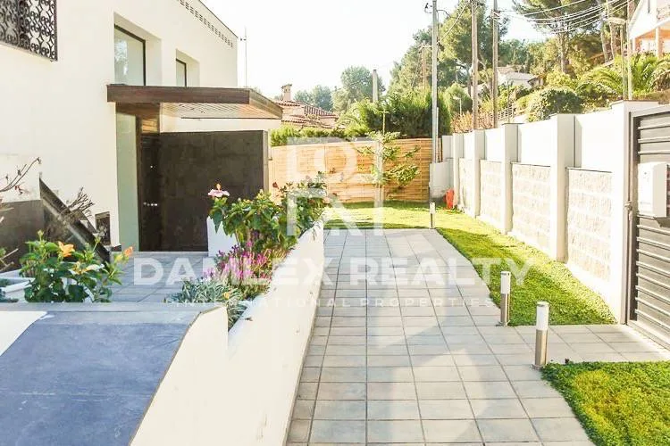 Luxury villa in Castelldefels. Costa de Barcelona