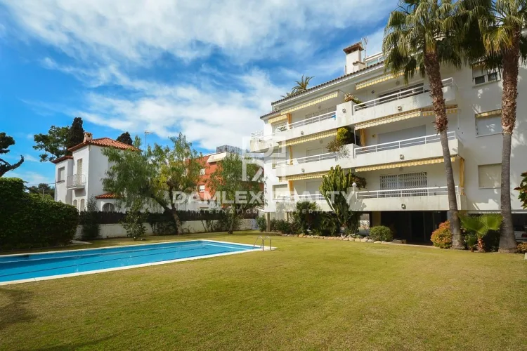Apartment on the second line of the sea in Sitges.