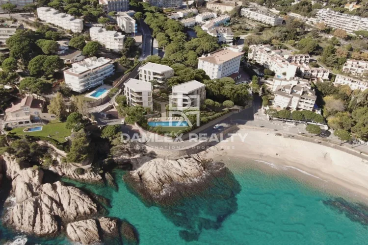 Exclusive luxury residential complex on the seafront