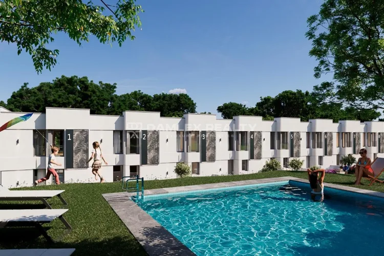 New townhouses under construction in S’Agaro