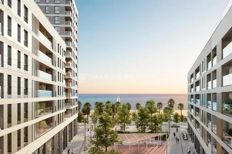 Einzigartige Gelegenheit, direkt am Meer zu leben und nur 15 Minuten vom Zentrum Barcelonas entfernt.