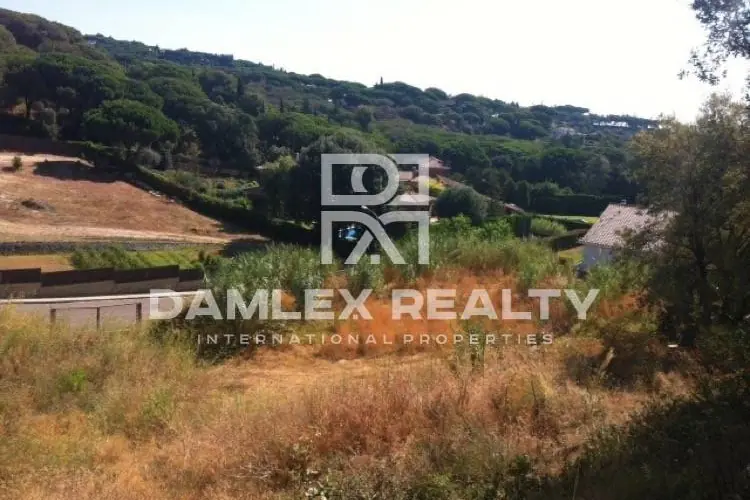 Grundstück mit 2000 m² zum Bauen, zum Verkauf in Sant Andreu de Llavaneres, Costa Maresme