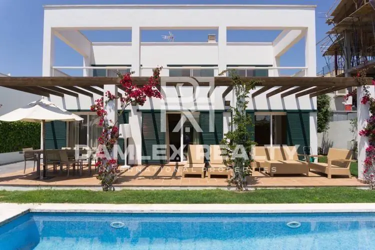 Villa en la urbanización de la localidad de Sant Feliu de Guixols. Costa Brava