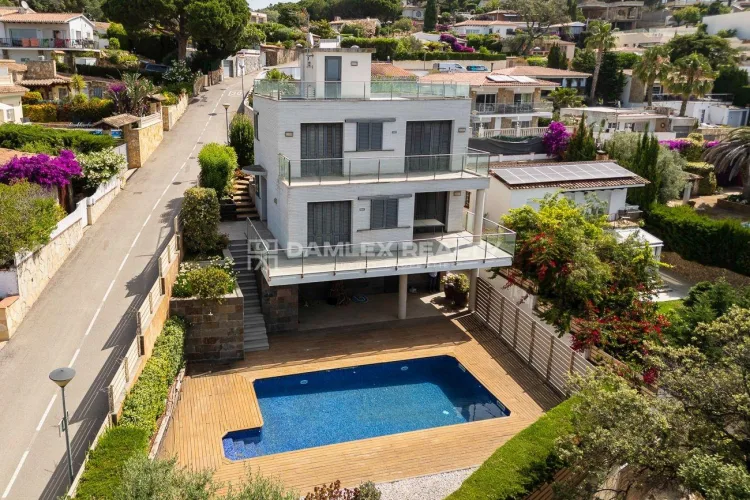 House with pool and sea views in Cala Canyelles, Lloret de Mar