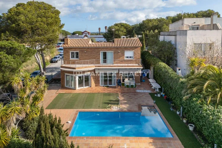 Quiet house 200m from the beach and port of Palamós
