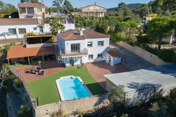 House with Pool and Sea View in Lloret de Mar