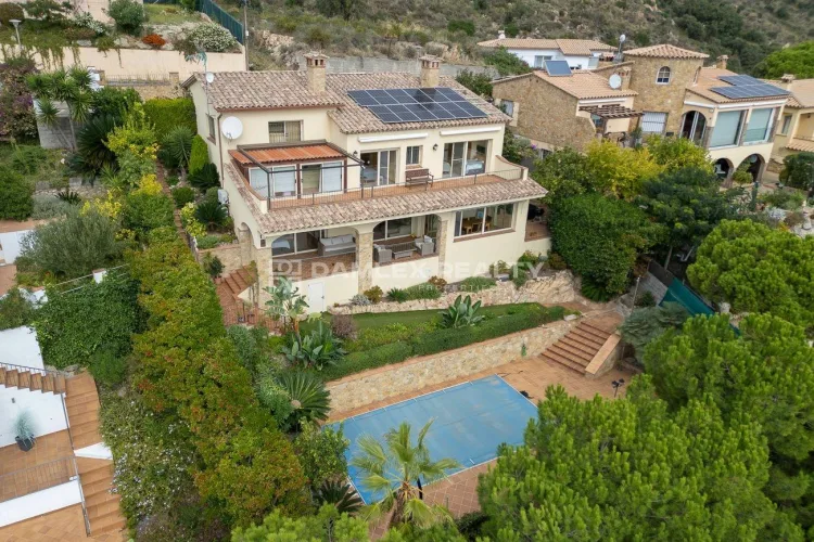 Modern house with pool and panoramic sea views in Playa de Aro