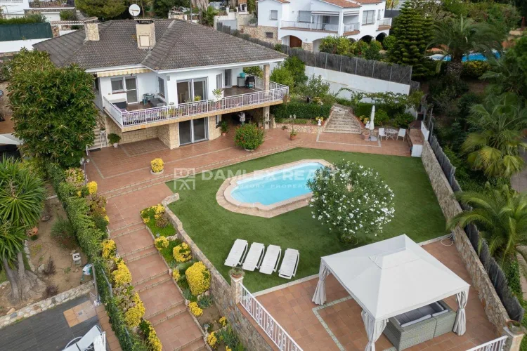 Villa with Sea Views and Separate Apartments in Lloret de Mar
