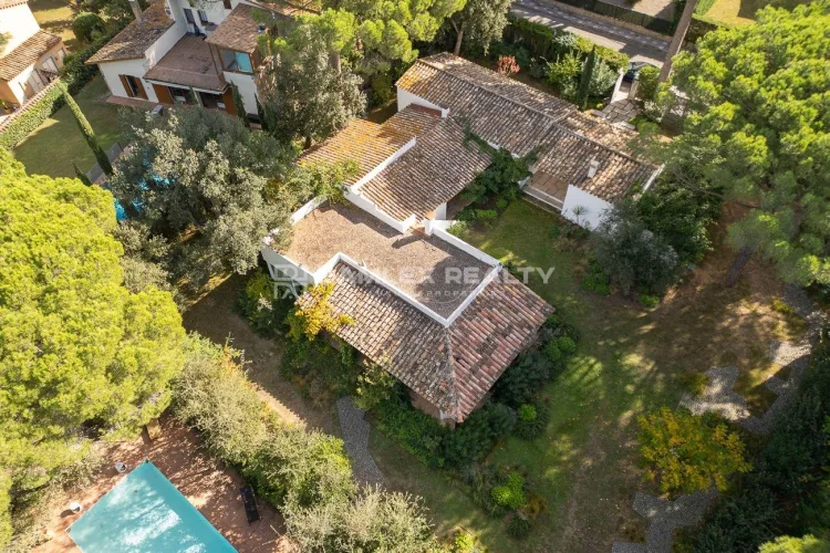 Einfamilienhaus zum Verkauf im Golfgebiet von Santa Cristina d’Aro