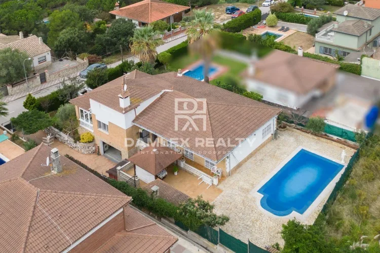 House with pool in a quiet urbanization in Lloret de Mar
