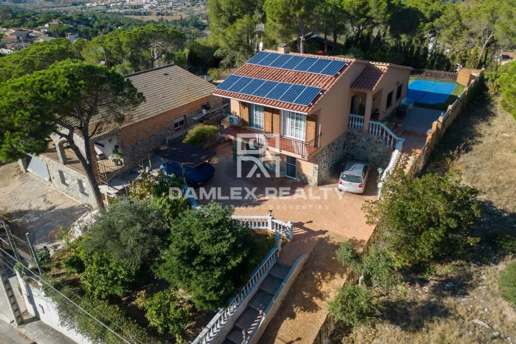 Renovated House in Mas Mora with Swimming pool and Sea Views