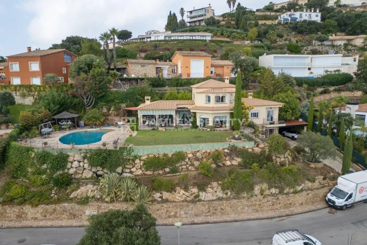 Luxurious detached villa with a private pool and breathtaking panoramic sea views.