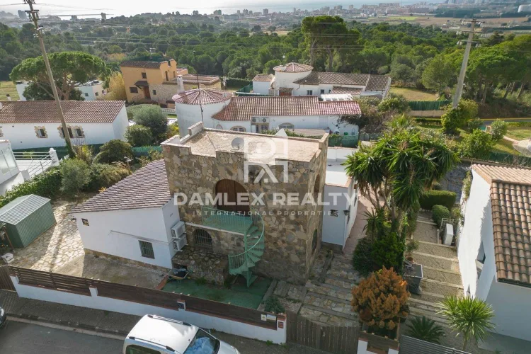 Two separate livings in one house with amazing views