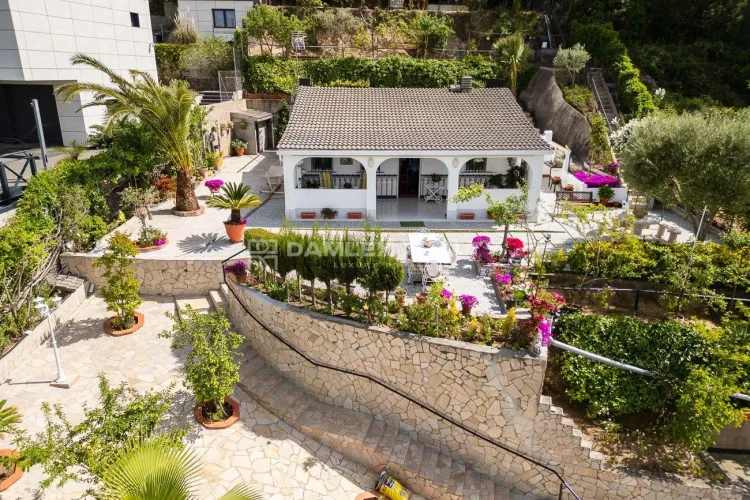 Gemütliches Haus mit Panoramablick auf die Berge in der Urbanisation Lloret Residencial