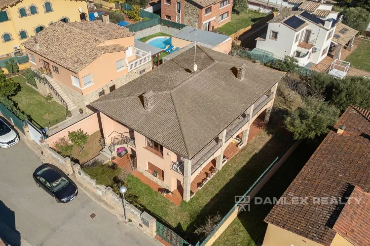 Charming 2-Story House just 12 minutes walk to the beach in Puig Ses Forques
