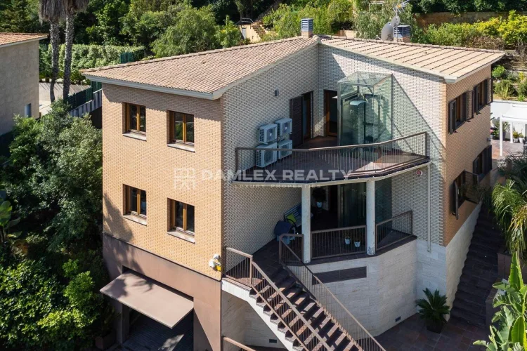 Spacious and welcoming house just 5 minutes from the centre of Lloret de Mar and the beaches