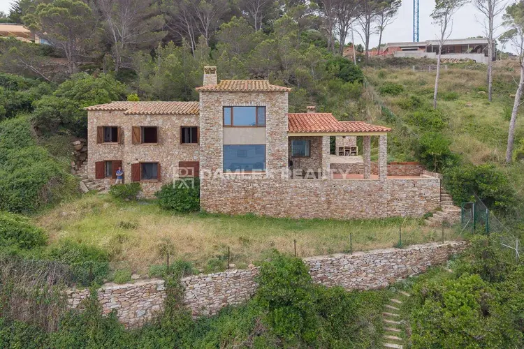 Frontline Sea Villa in Begur with Panoramic Views and Outstanding Renovation Potential