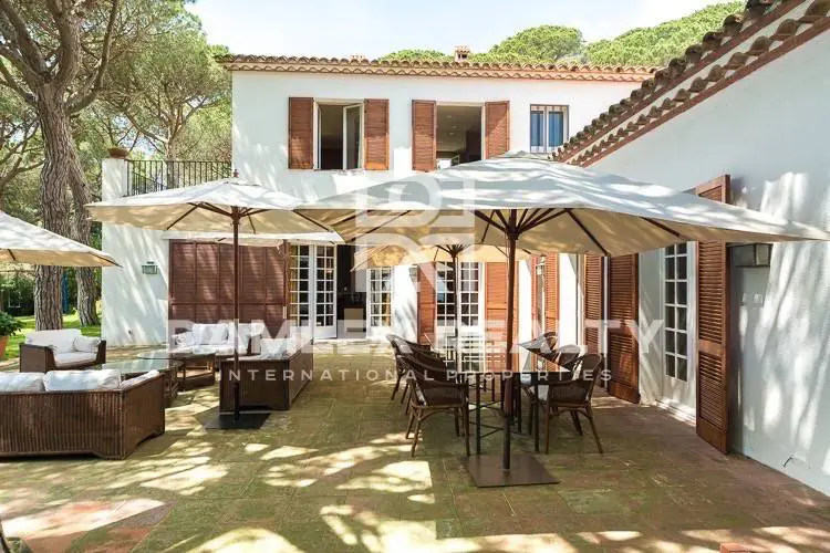 Huis / Villa met 5 kamers, perceel 4500 m², te koop in Premia de Dalt, Coast of Barcelona