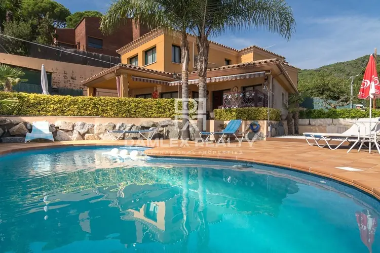 Villa with pool in Premià de Dalt (Barcelona)