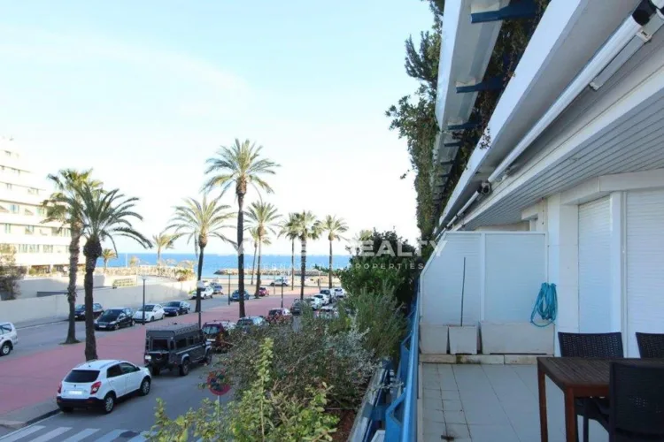 Appartements dans un complexe résidentiel fermé avec piscines à côté du terrain de golf