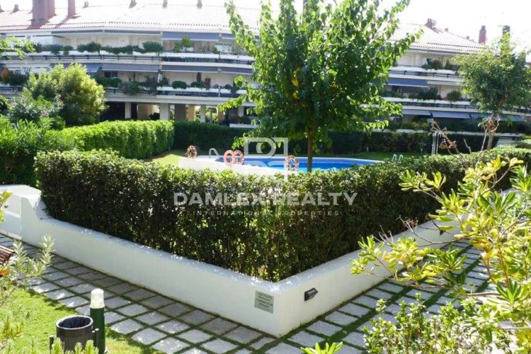 Apartment with private garden in a closed residential complex