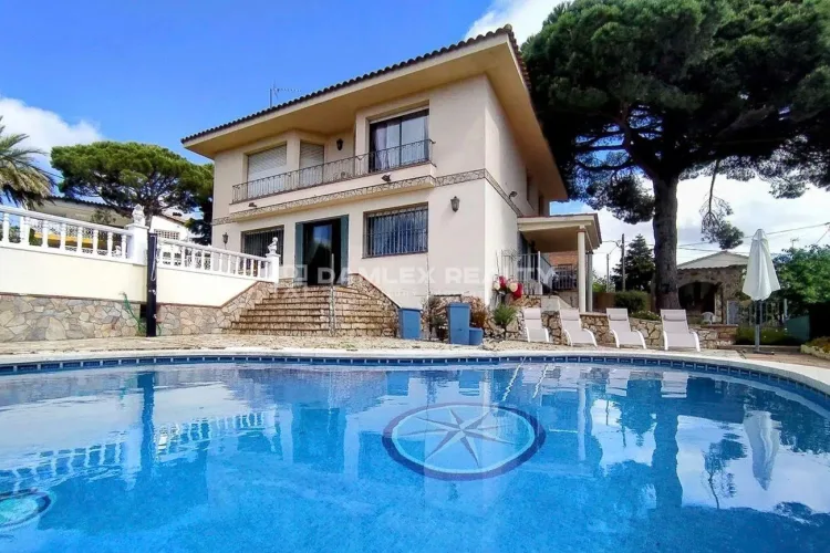 Villa con licencia turística cerca de la playa de Santa Cristina, Lloret de Mar