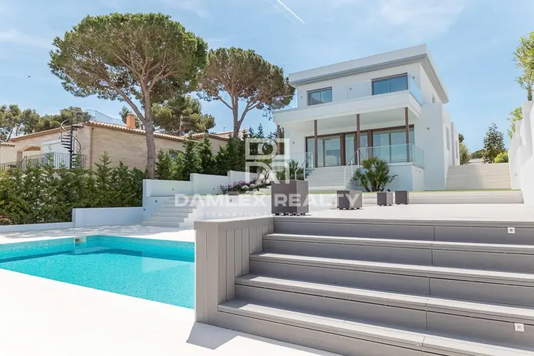 Maison / Villa de 4 pièces, terrain de 800 m², à vendre à Calonge, Costa Brava
