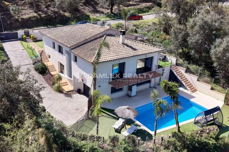 Charming house in a privileged residential area just steps from the center of Platja d