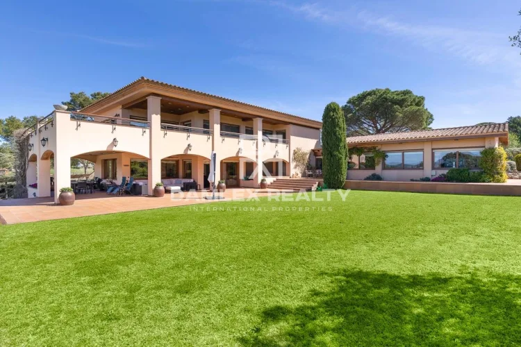 Exclusief vastgoed op loopafstand van het beste strand van de Costa Brava