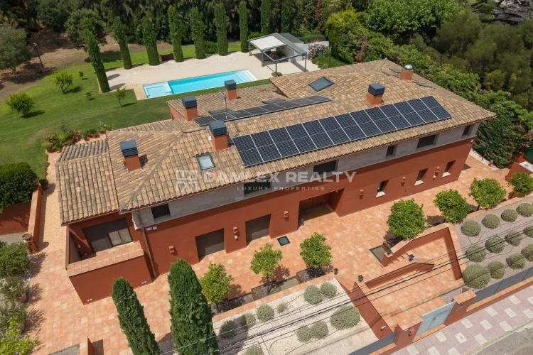 Villa de lujo en la urbanización Golf Costa Brava, Santa Cristina d