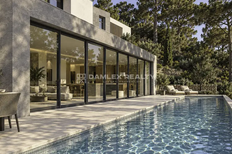 Contemporary 4-Bedroom Villa with Sea and Mountain Views in Tossa de Mar