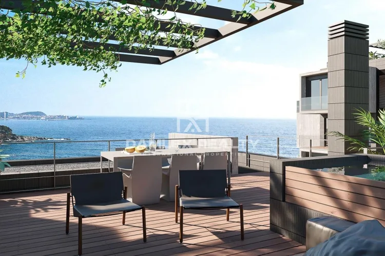 Penthouse in a new residential complex near the beach