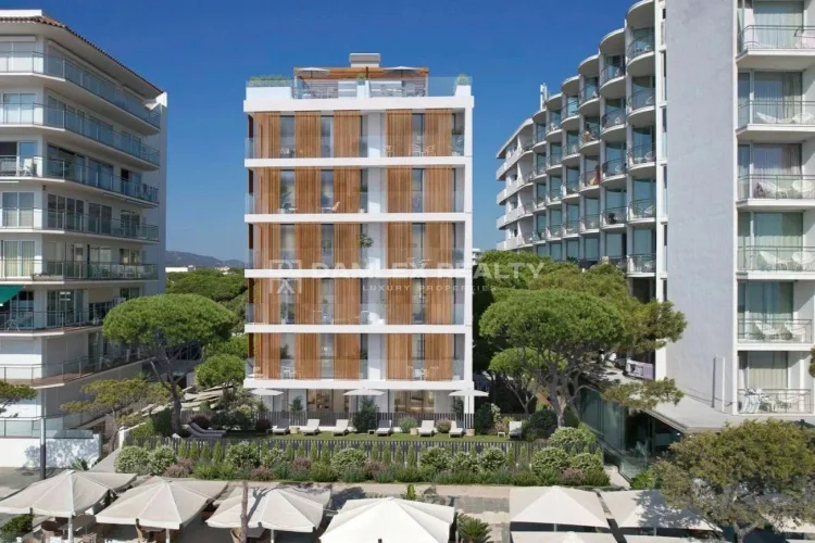 Exclusive Seafront Apartments in Platja d