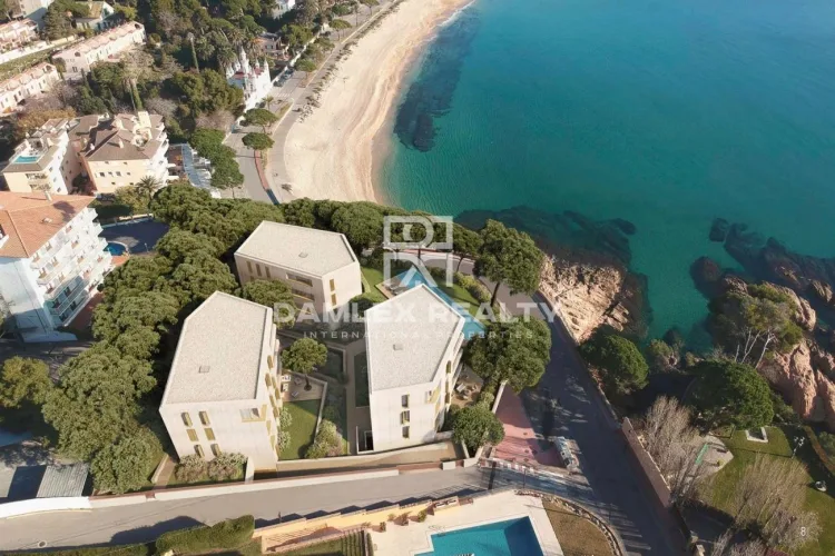 Exclusive luxury residential complex on the seafront