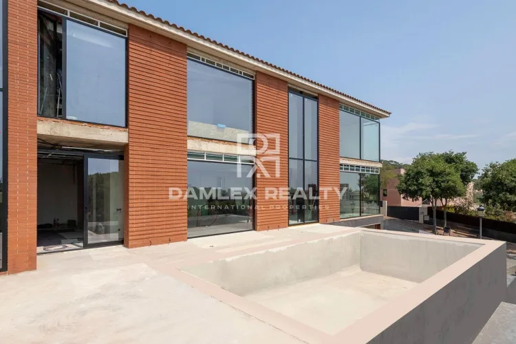Luxury Villa with Sea View, 500 meters from Sant Pol Beach