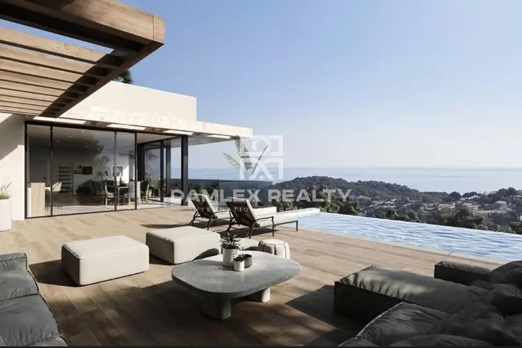 Будинок / Вілла з 4 кімнатами, ділянка 918 м², на продаж у Lloret de Mar, Costa Brava
