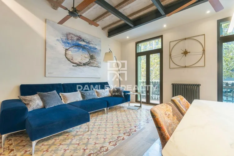 Exclusive sale. Apartment with designer renovation in Barcelona