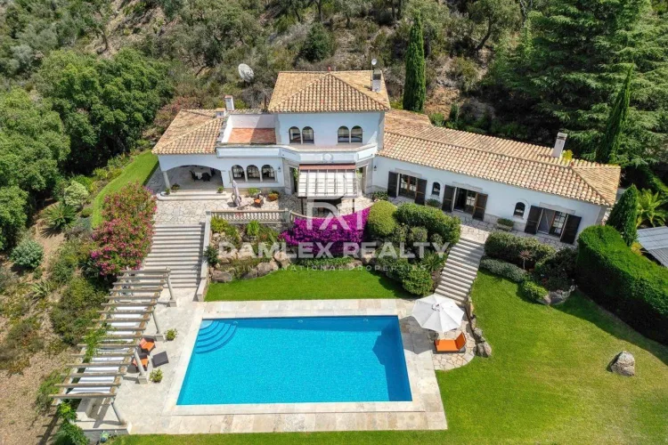A Beautiful Villa in Mas Semi with a breathtaking view